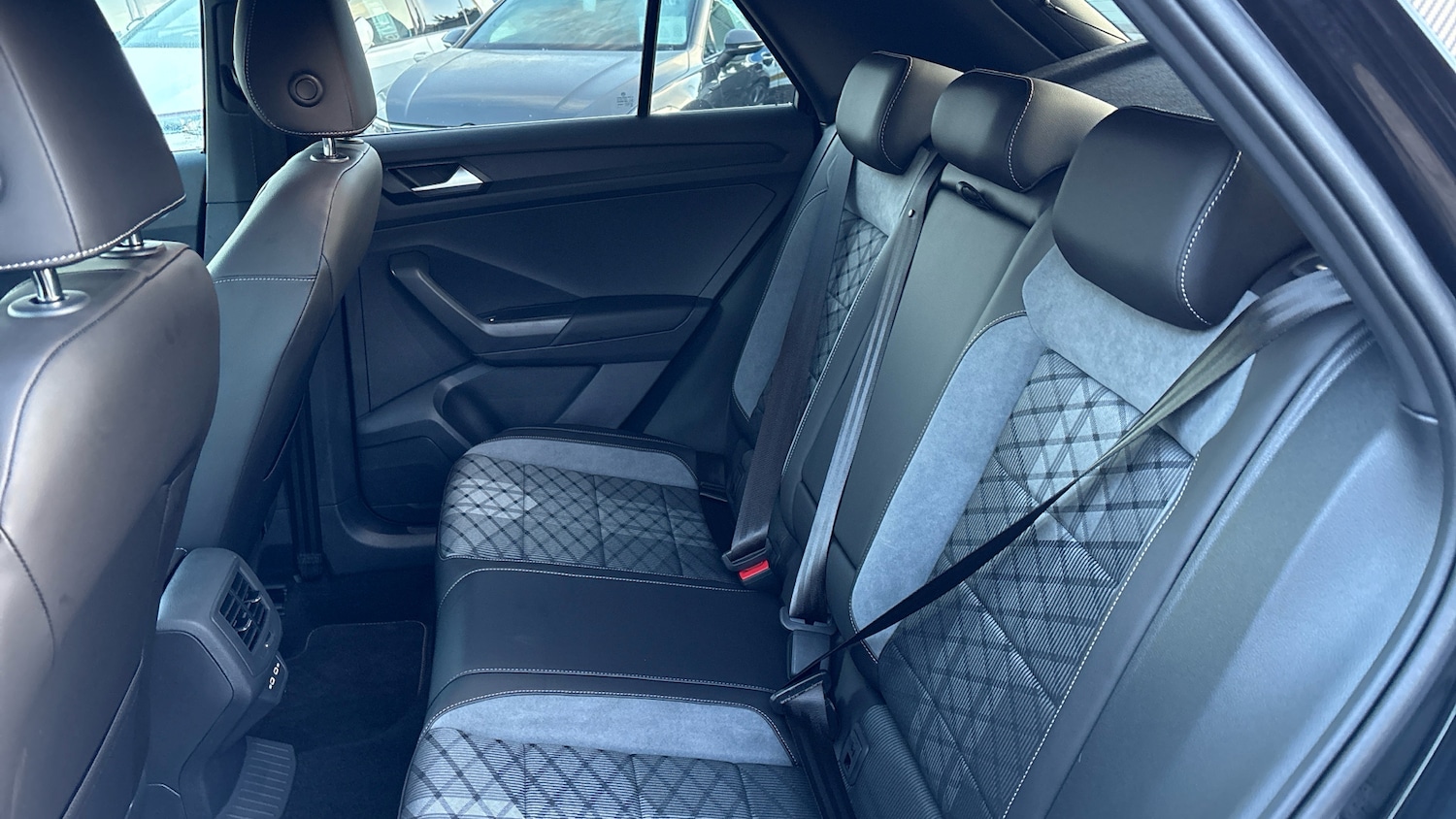 Used Volkswagen T-Roc 2025 for sale - 76968702: Photo 36