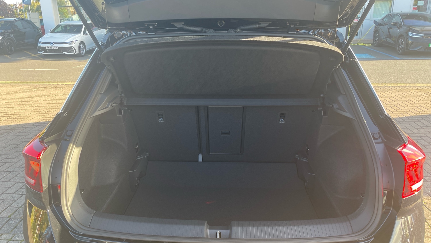 Used Volkswagen T-Roc 2025 for sale - 76063700: Photo 20