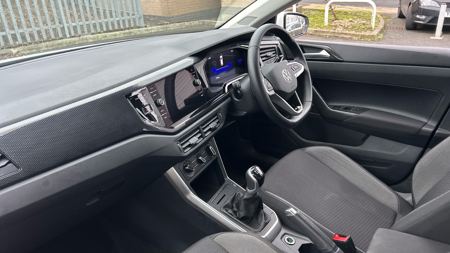 Used Volkswagen Polo 2023 for sale - 77777441: Photo 2