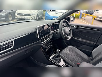 Used Volkswagen T-Roc 2025 for sale - 77578682: Photo