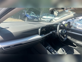 Used Volkswagen Golf 2023 for sale - 79173338: Photo