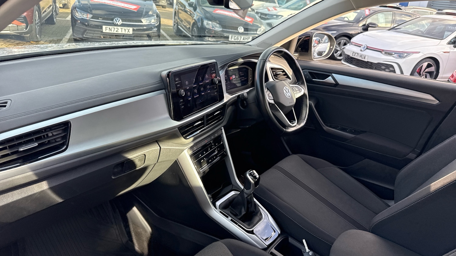 Used Volkswagen T-Roc 2022 for sale - 76576522: Photo 2