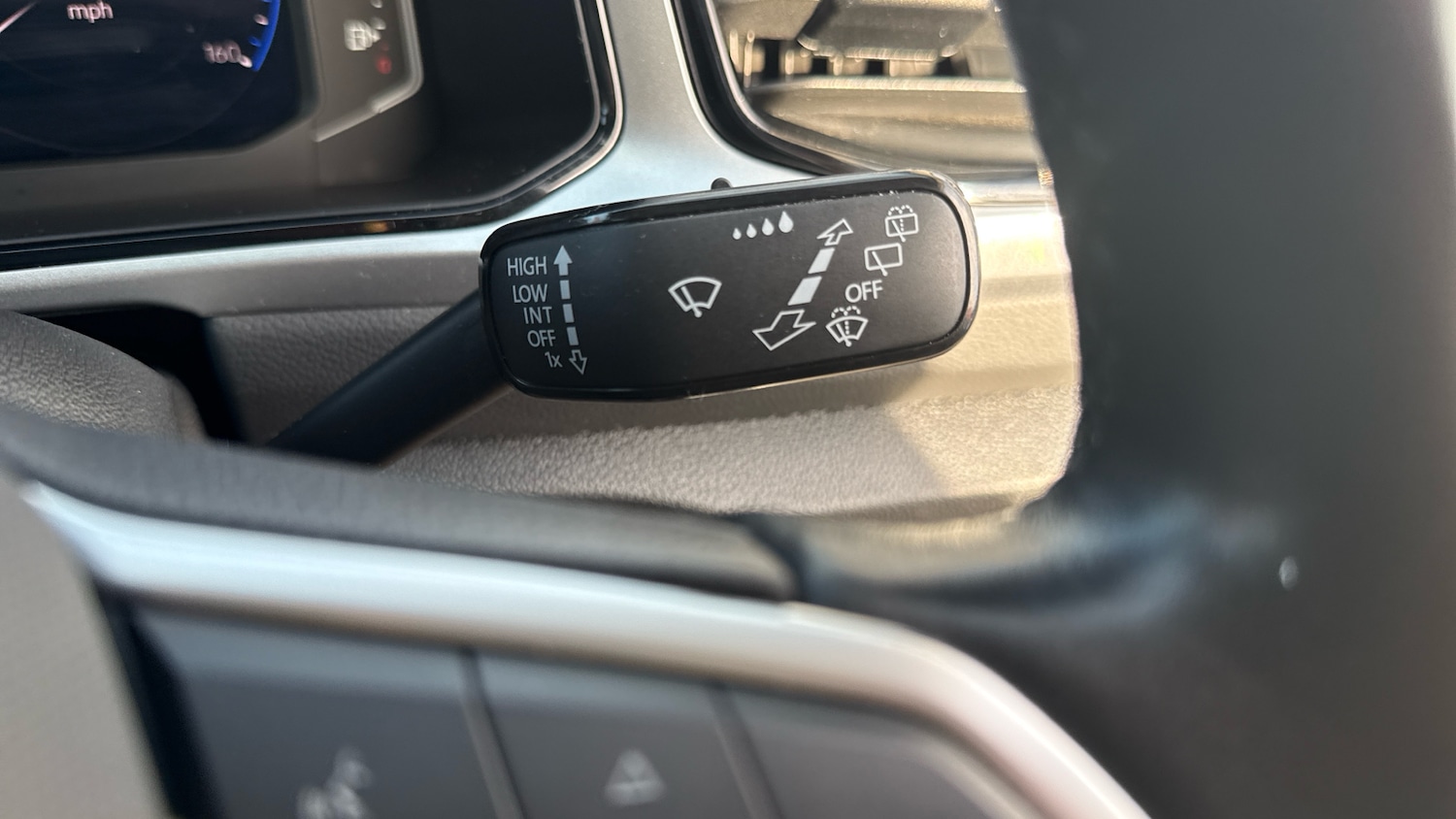 Used Volkswagen T-Roc 2022 for sale - 76576522: Photo 23