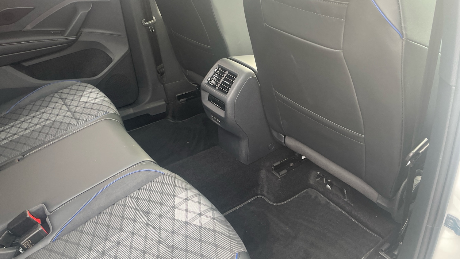 Used Volkswagen Touran 2025 for sale - 77077223: Photo 24