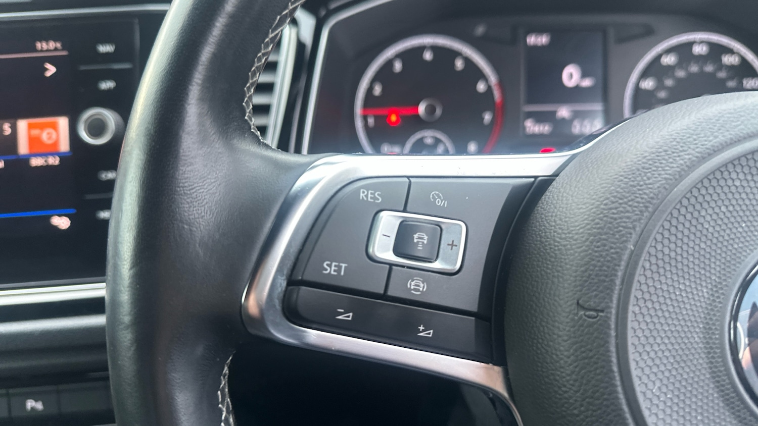 Used Volkswagen T-Roc 2021 for sale - 76384225: Photo 17