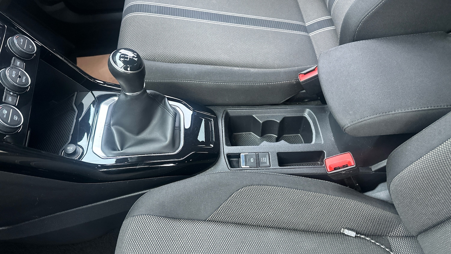 Used Volkswagen T-Roc 2021 for sale - 76384225: Photo 21