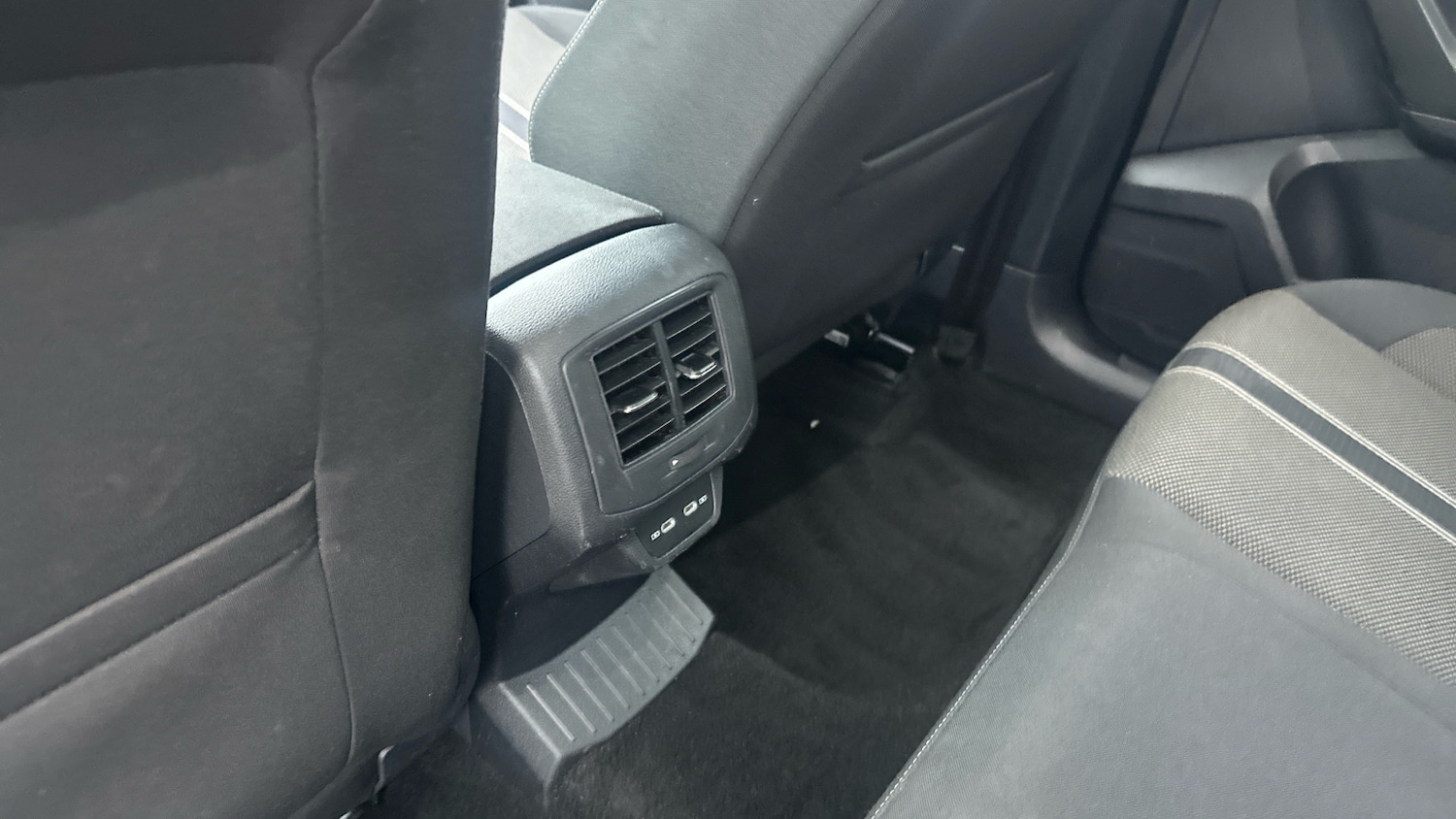 Used Volkswagen T-Roc 2021 for sale - 76384225: Photo 25