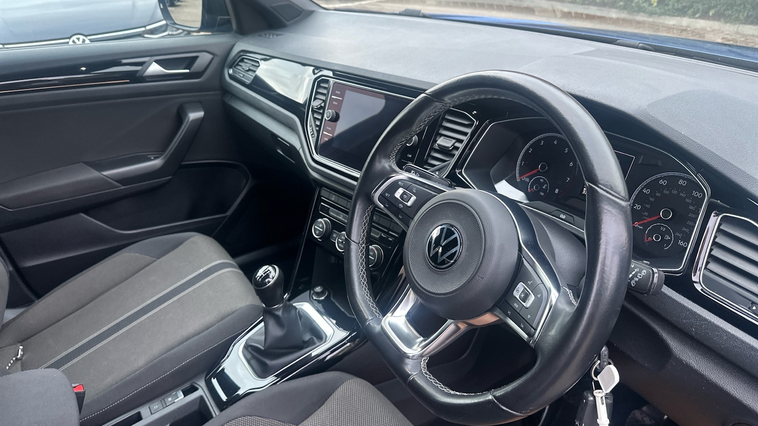 Used Volkswagen T-Roc 2021 for sale - 76384225: Photo 6