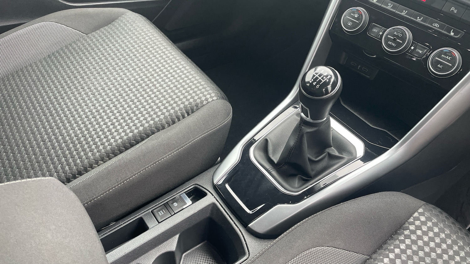 Used Volkswagen T-Roc 2022 for sale - 76545203: Photo 14