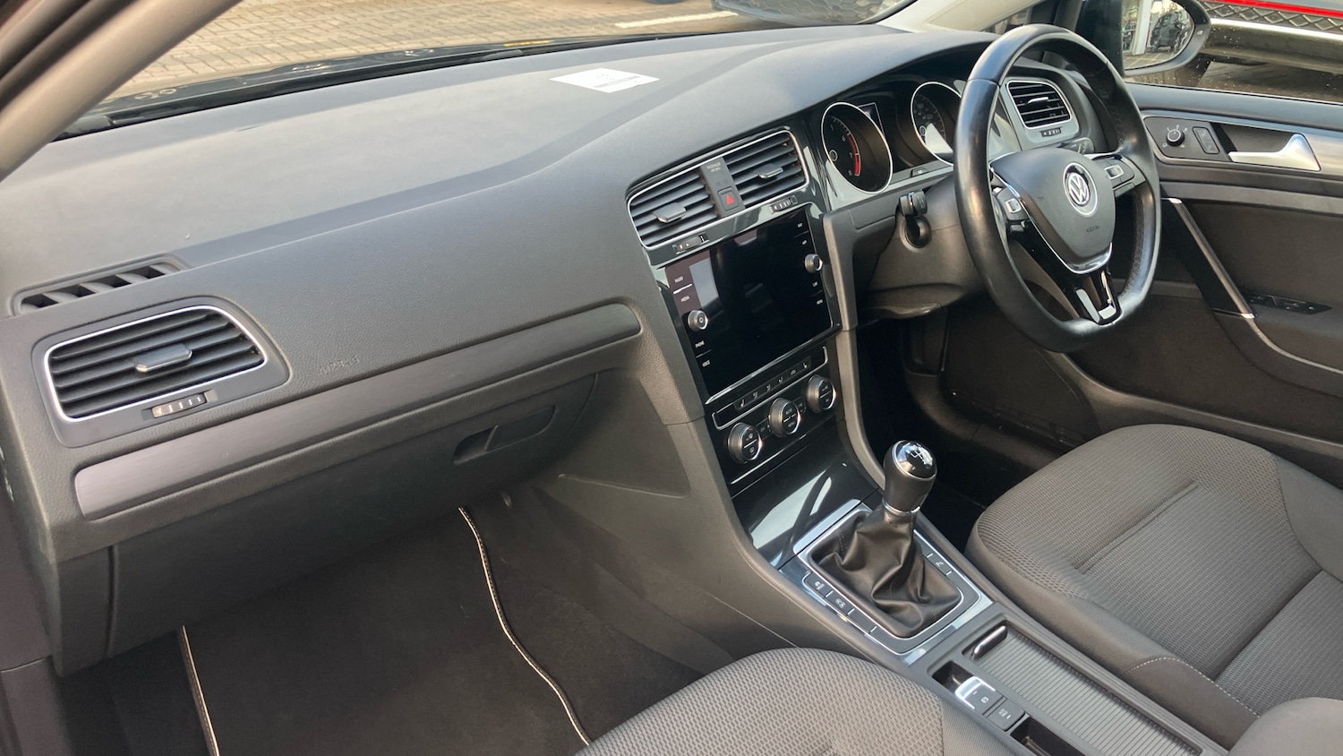 Used Volkswagen Golf 2020 for sale - 76627771: Photo 2