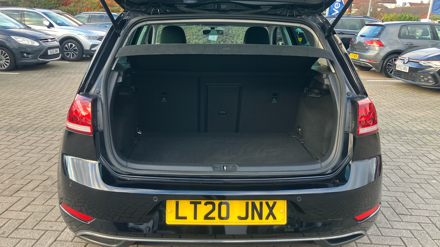 Used Volkswagen Golf 2020 for sale - 76627771: Photo 20