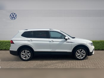 Used Volkswagen Tiguan Allspace 2023 for sale - 78657036: Photo