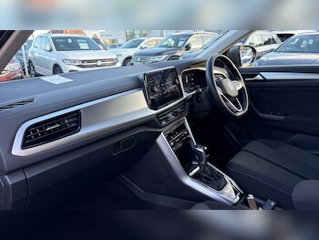 Used Volkswagen T-Roc 2025 for sale - 77406830: Photo