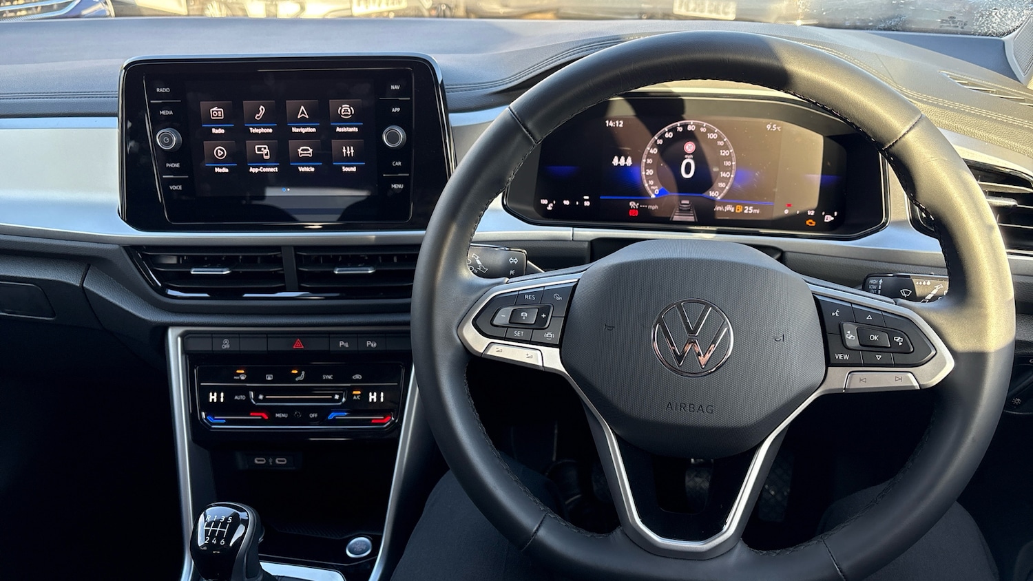 Used Volkswagen T-Roc 2025 for sale - 77013671: Photo 10