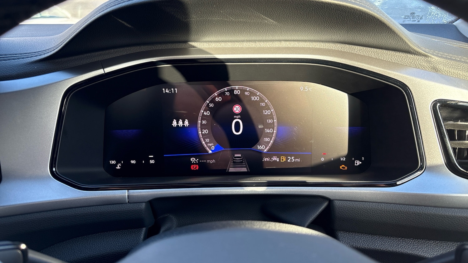 Used Volkswagen T-Roc 2025 for sale - 77013671: Photo 11