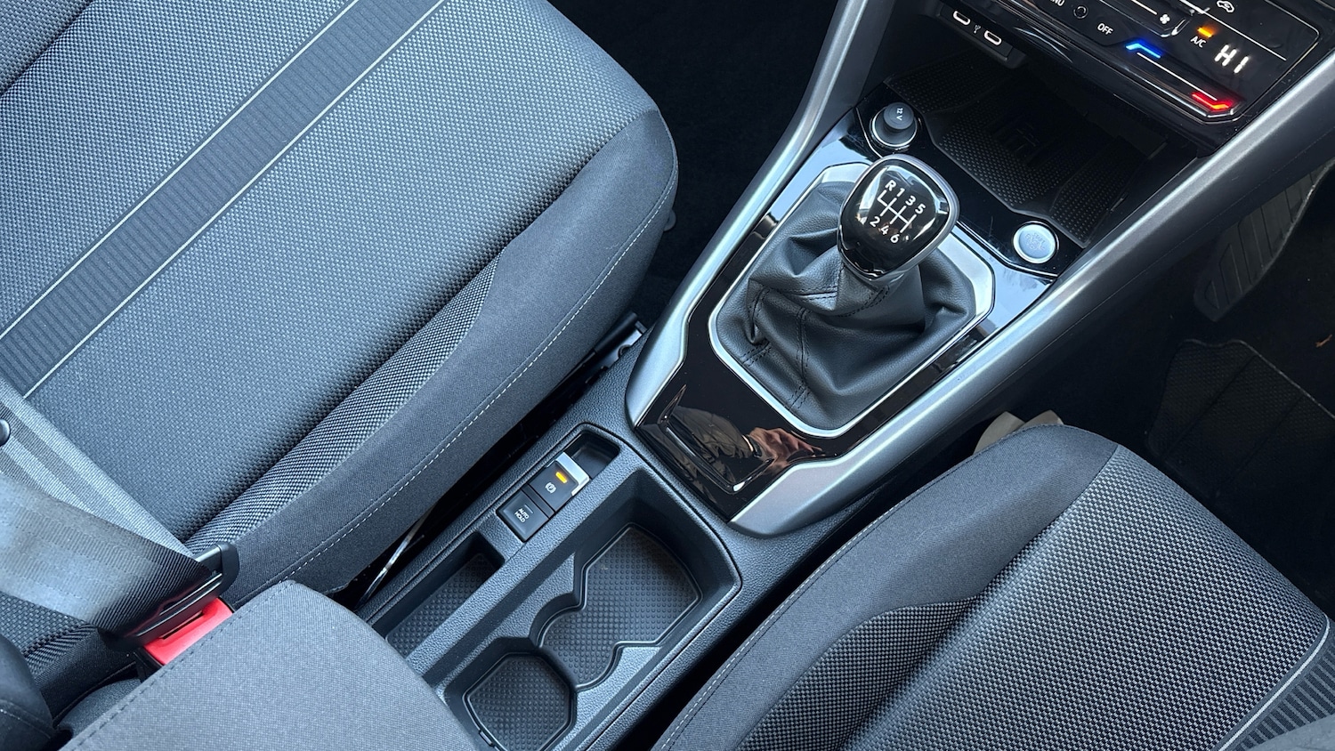 Used Volkswagen T-Roc 2025 for sale - 77013671: Photo 14