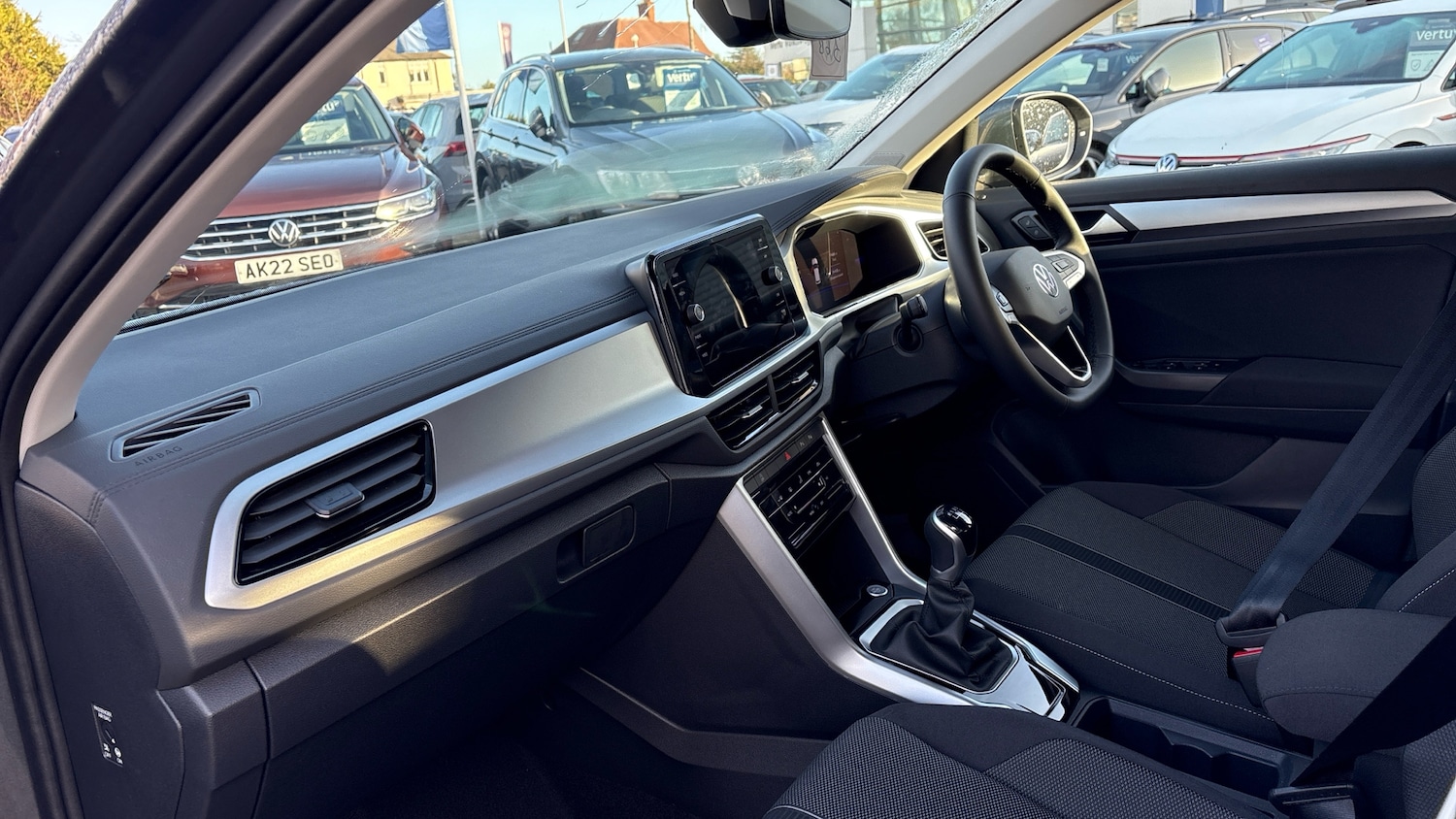 Used Volkswagen T-Roc 2025 for sale - 77013671: Photo 2