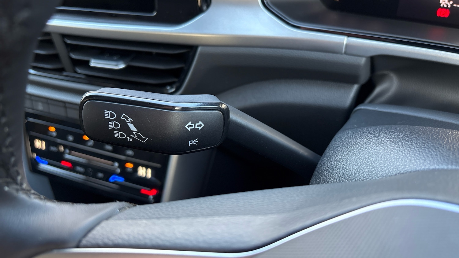 Used Volkswagen T-Roc 2025 for sale - 77013671: Photo 27