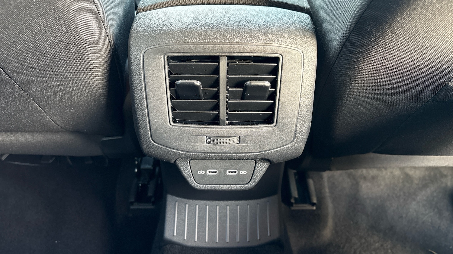 Used Volkswagen T-Roc 2025 for sale - 77013671: Photo 38