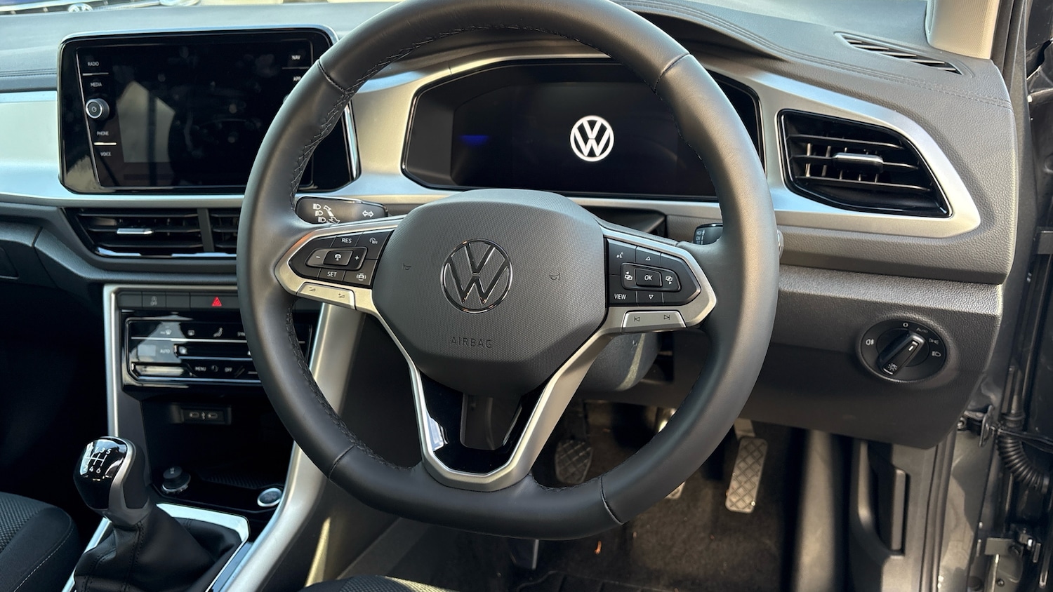 Used Volkswagen T-Roc 2025 for sale - 77013671: Photo 39