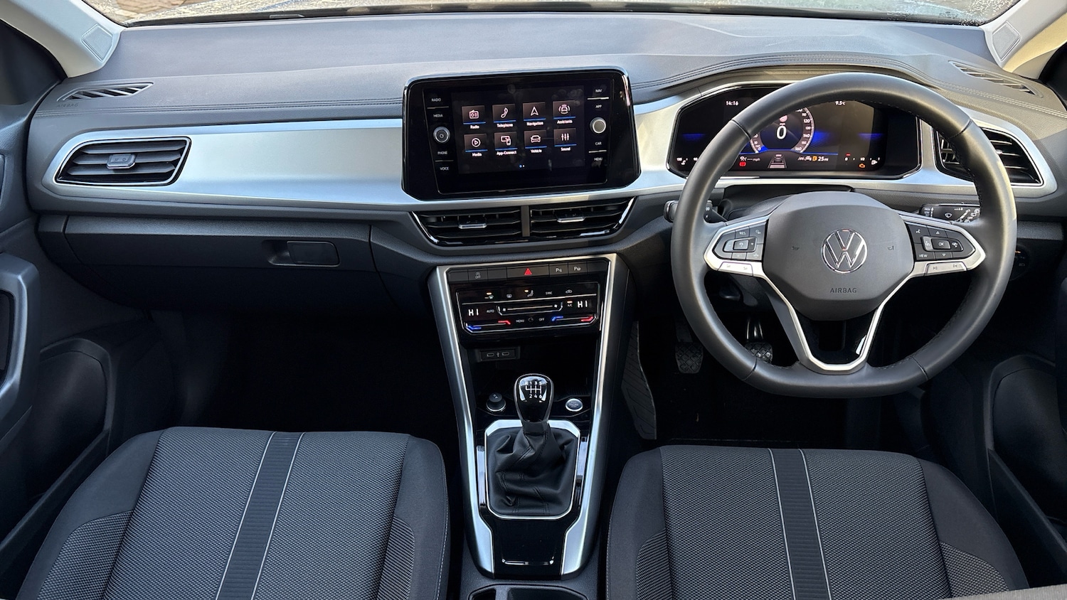 Used Volkswagen T-Roc 2025 for sale - 77013671: Photo 9