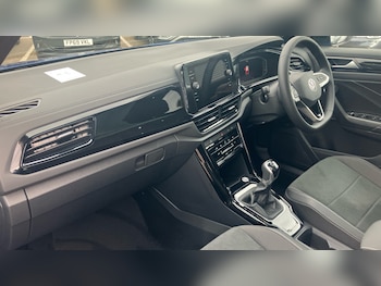 Used Volkswagen T-Roc 2026 for sale - 79045377: Photo