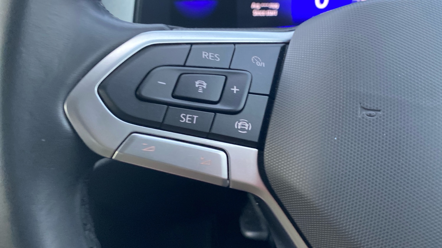 Used Volkswagen T-Roc 2023 for sale - 76779249: Photo 17