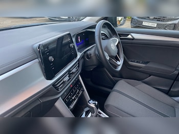 Used Volkswagen T-Roc 2023 for sale - 76779249: Photo