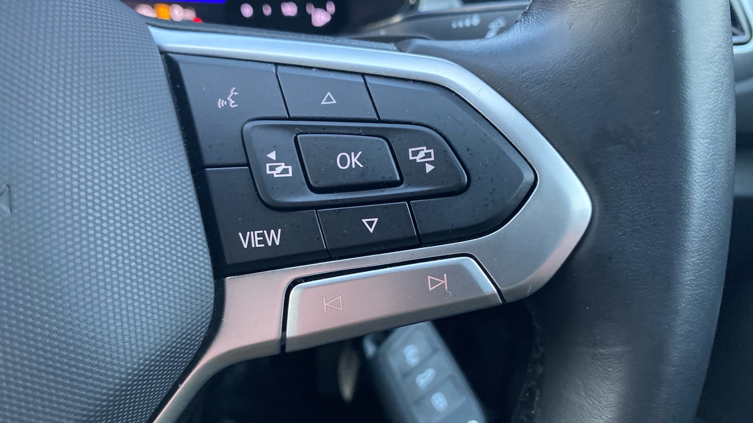 Used Volkswagen T-Roc 2023 for sale - 76779249: Photo 43