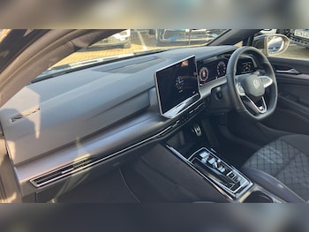 Used Volkswagen Golf 2025 for sale - 77718512: Photo