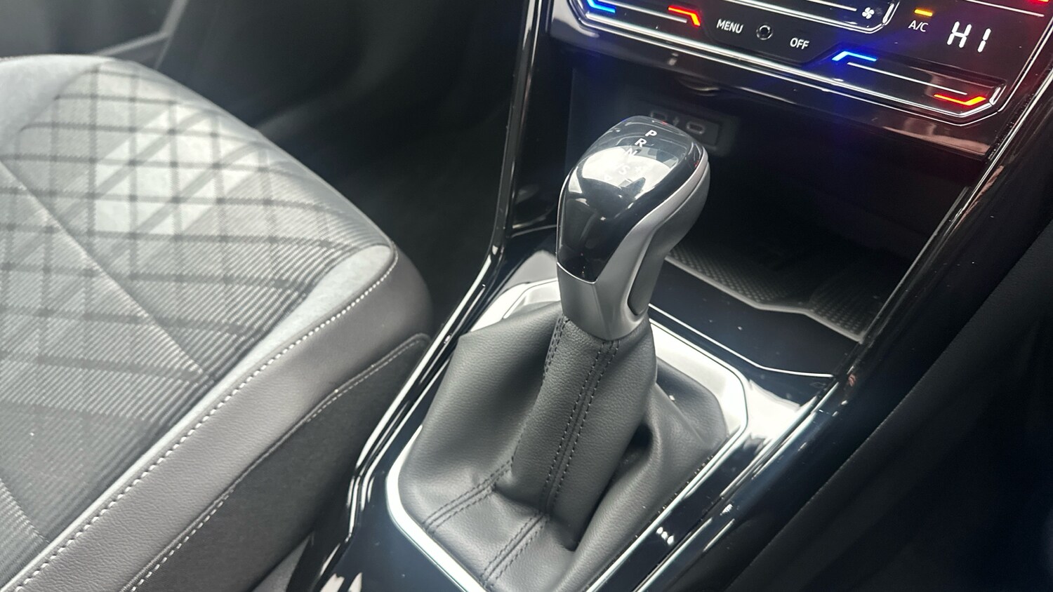 Used Volkswagen T-Roc 2025 for sale - 77365109: Photo 14