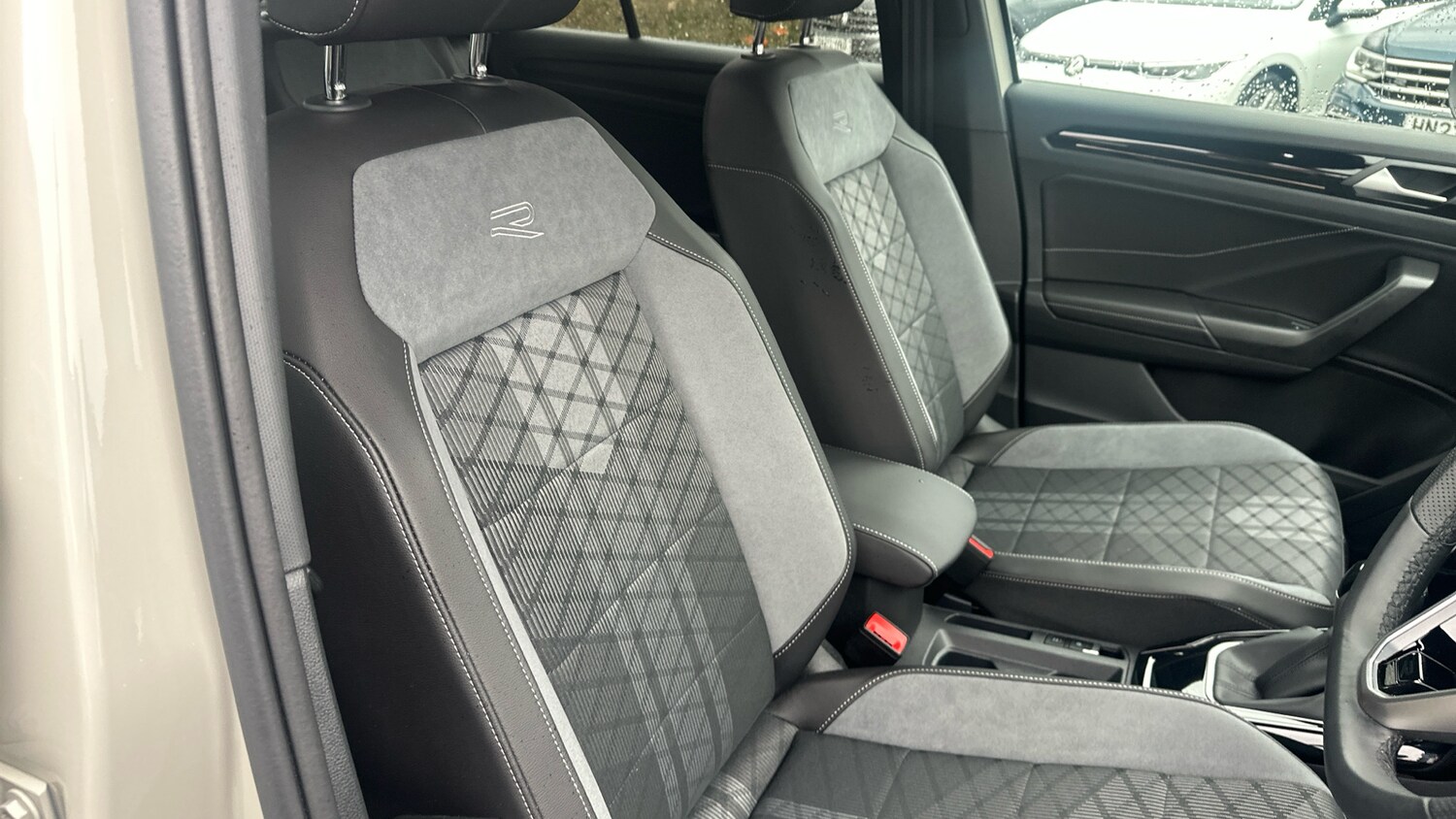 Used Volkswagen T-Roc 2025 for sale - 77365109: Photo 15