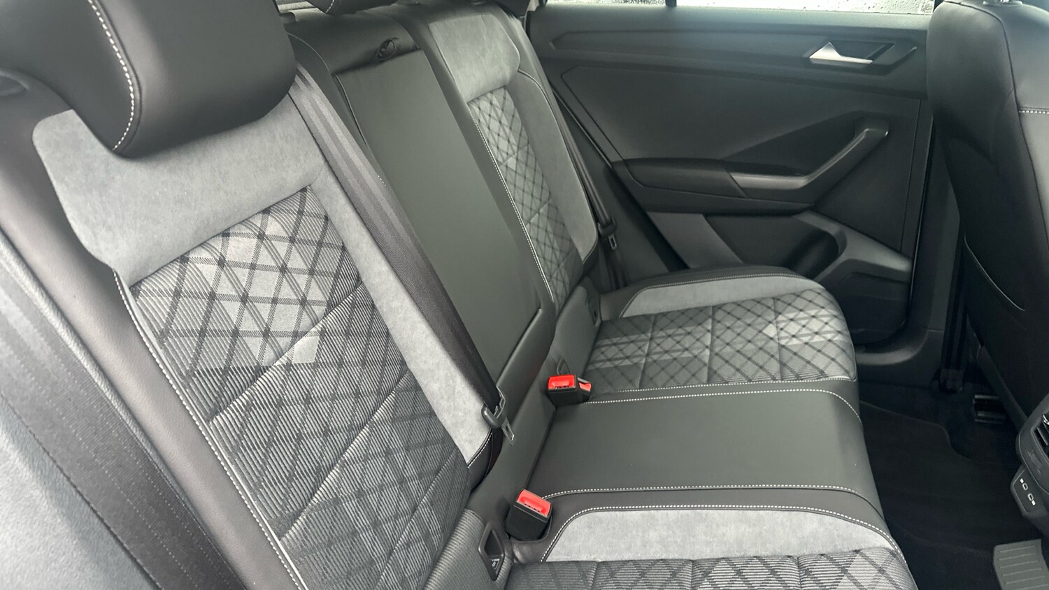 Used Volkswagen T-Roc 2025 for sale - 77365109: Photo 16