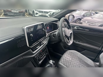 Used Volkswagen T-Roc 2025 for sale - 77365109: Photo