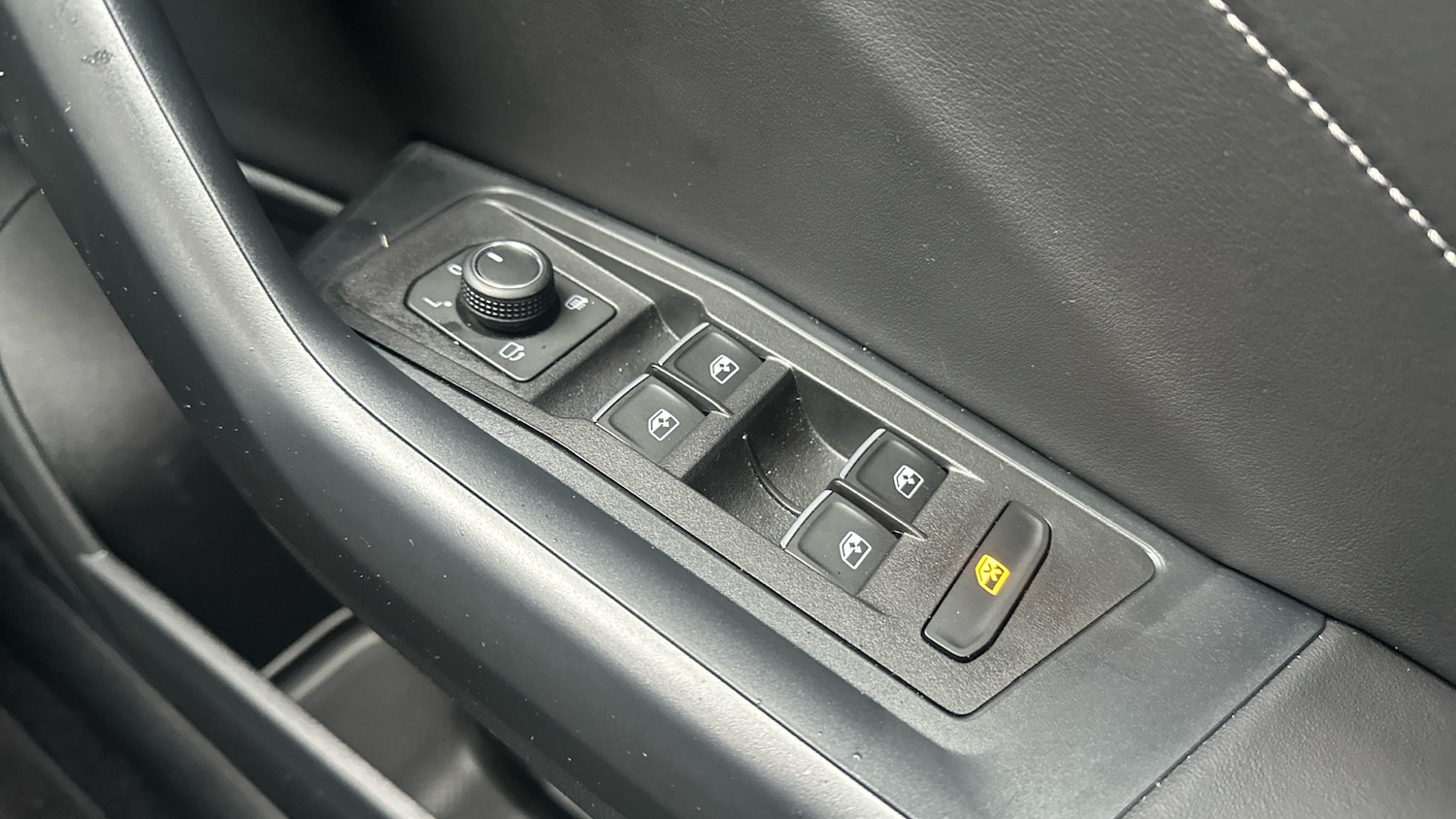 Used Volkswagen T-Roc 2025 for sale - 77365109: Photo 41