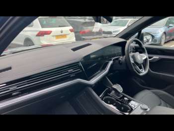 Used Volkswagen Touareg 2024 for sale - 74569020: Photo
