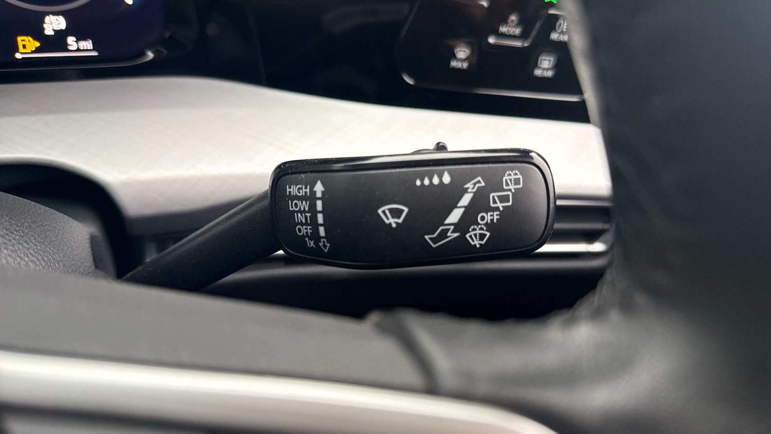 Used Volkswagen Golf 2024 for sale - 77446986: Photo 23