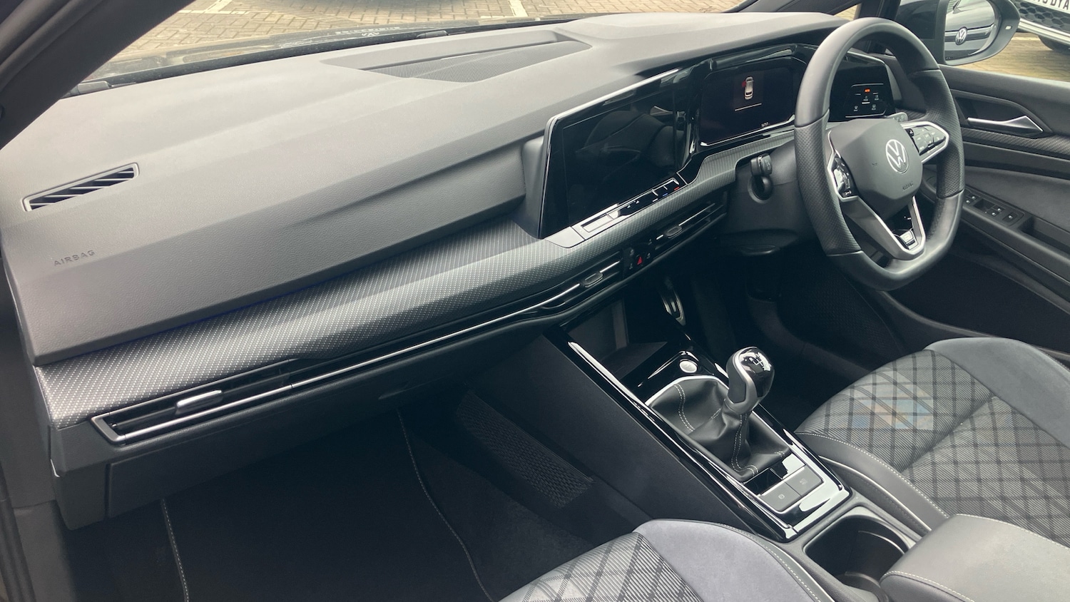 Used Volkswagen Golf 2024 for sale - 77946004: Photo 2