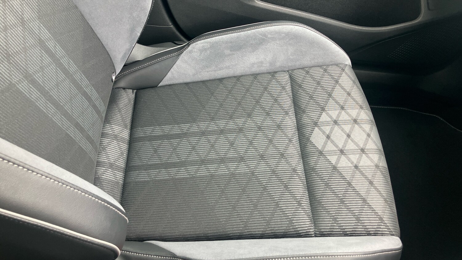 Used Volkswagen Golf 2024 for sale - 77946004: Photo 42