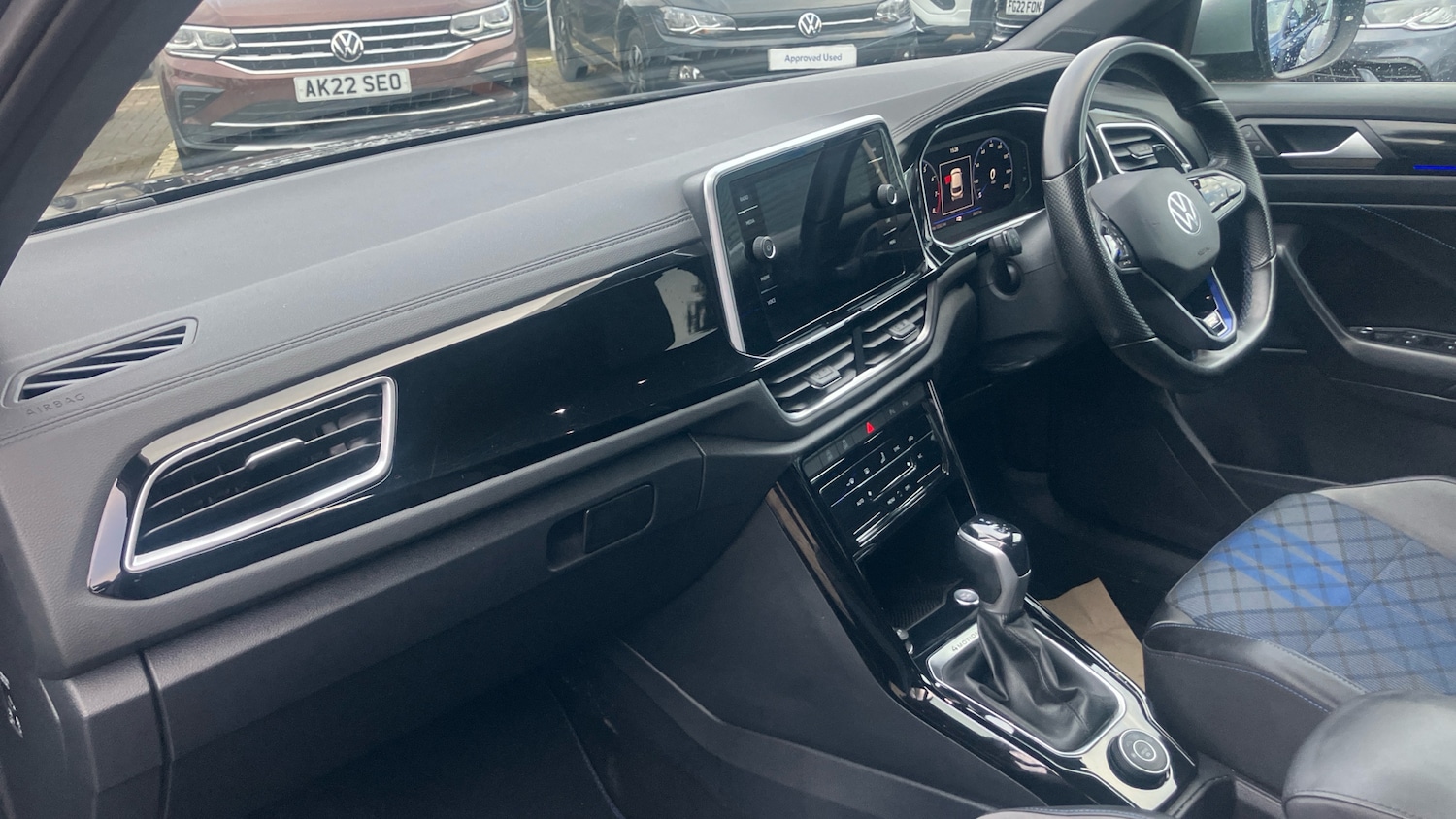 Used Volkswagen T-Roc 2022 for sale - 77461562: Photo 2