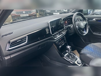 Used Volkswagen T-Roc 2022 for sale - 77461562: Photo