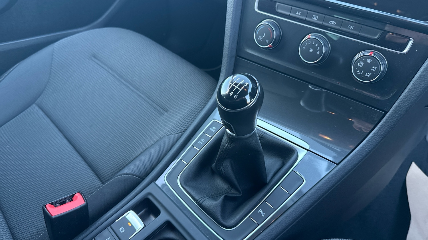 Used Volkswagen Golf 2019 for sale - 76792856: Photo 14