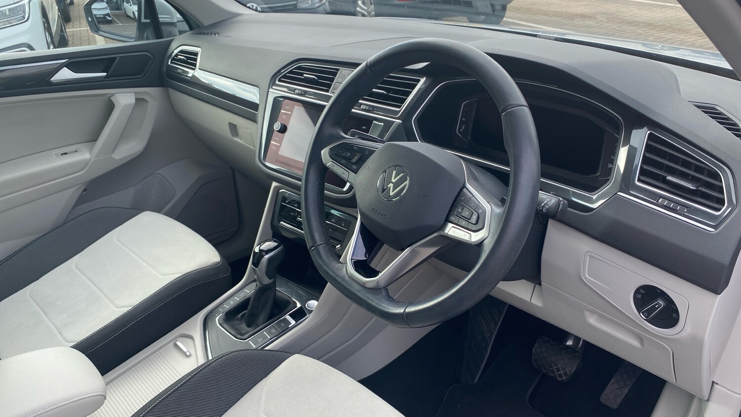 Used Volkswagen Tiguan 2022 for sale - 76354893: Photo 6