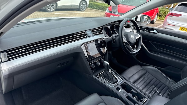 Used Volkswagen Passat 2021 for sale - 76036590: Photo 2