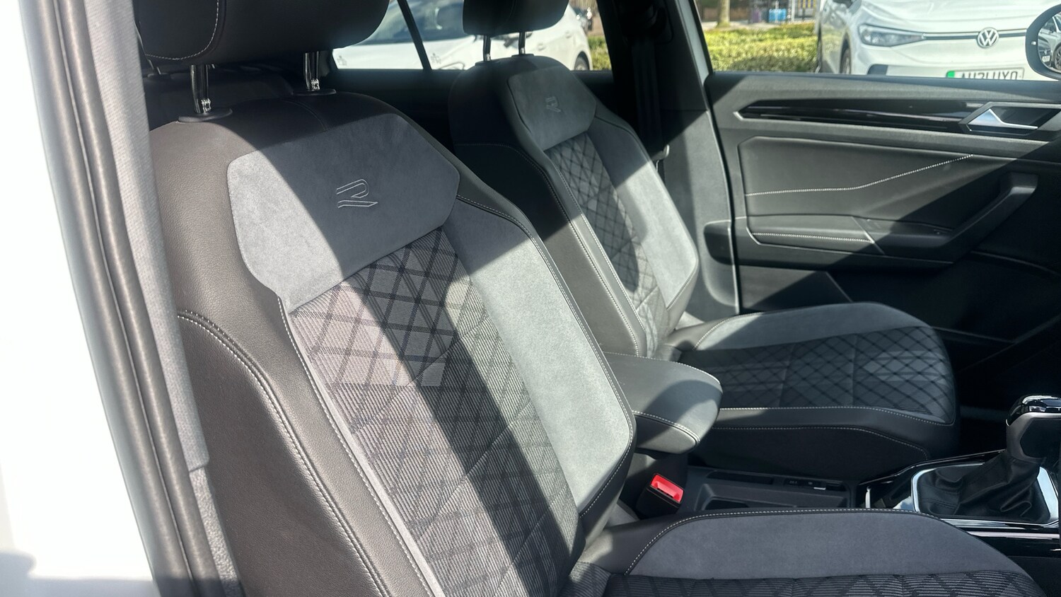 Used Volkswagen T-Roc 2024 for sale - 77931534: Photo 15