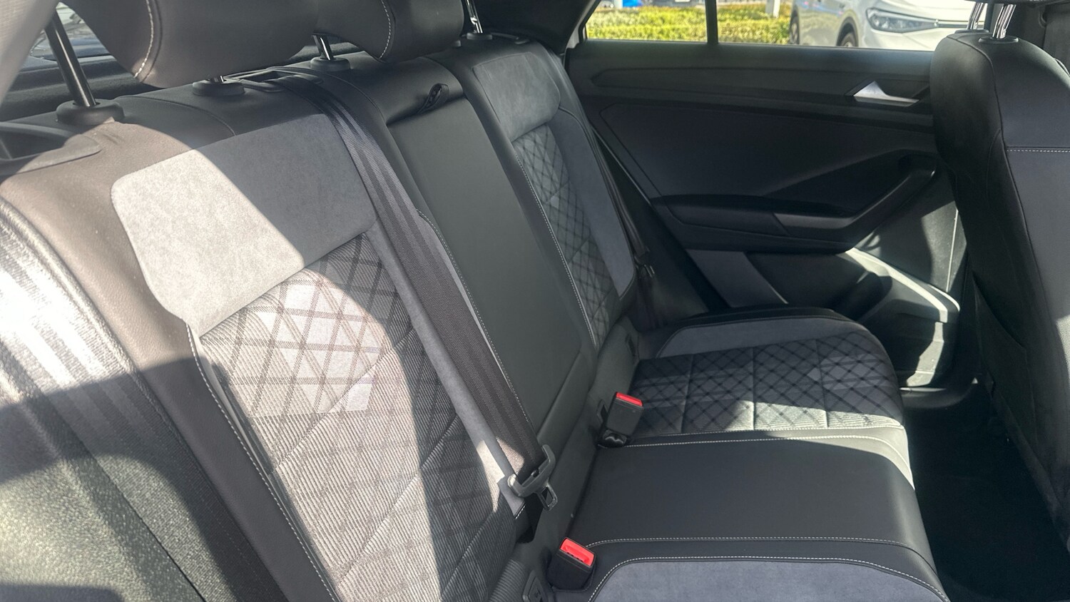 Used Volkswagen T-Roc 2024 for sale - 77931534: Photo 16