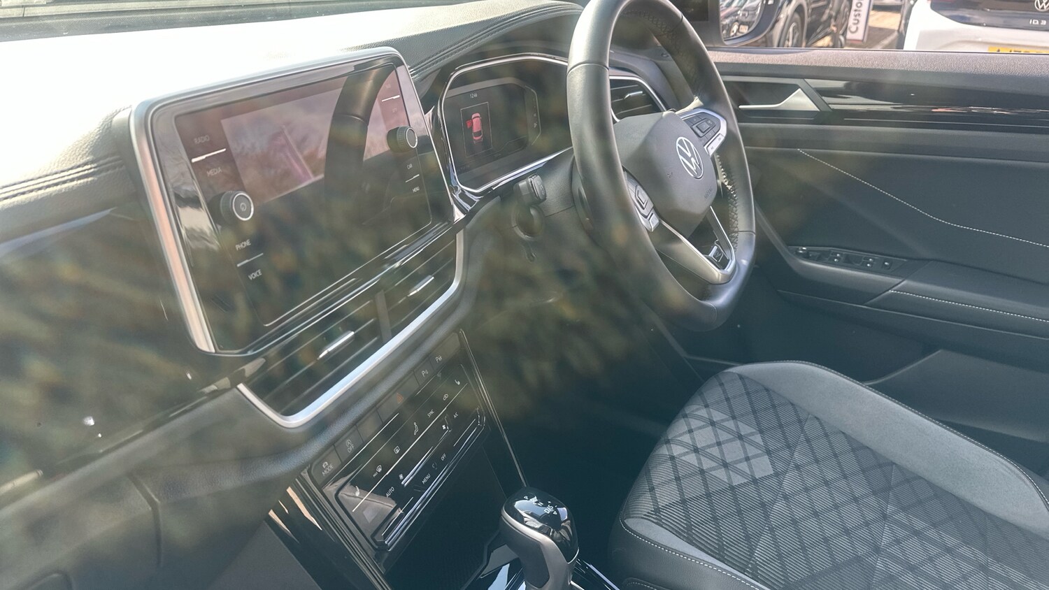 Used Volkswagen T-Roc 2024 for sale - 77931534: Photo 21