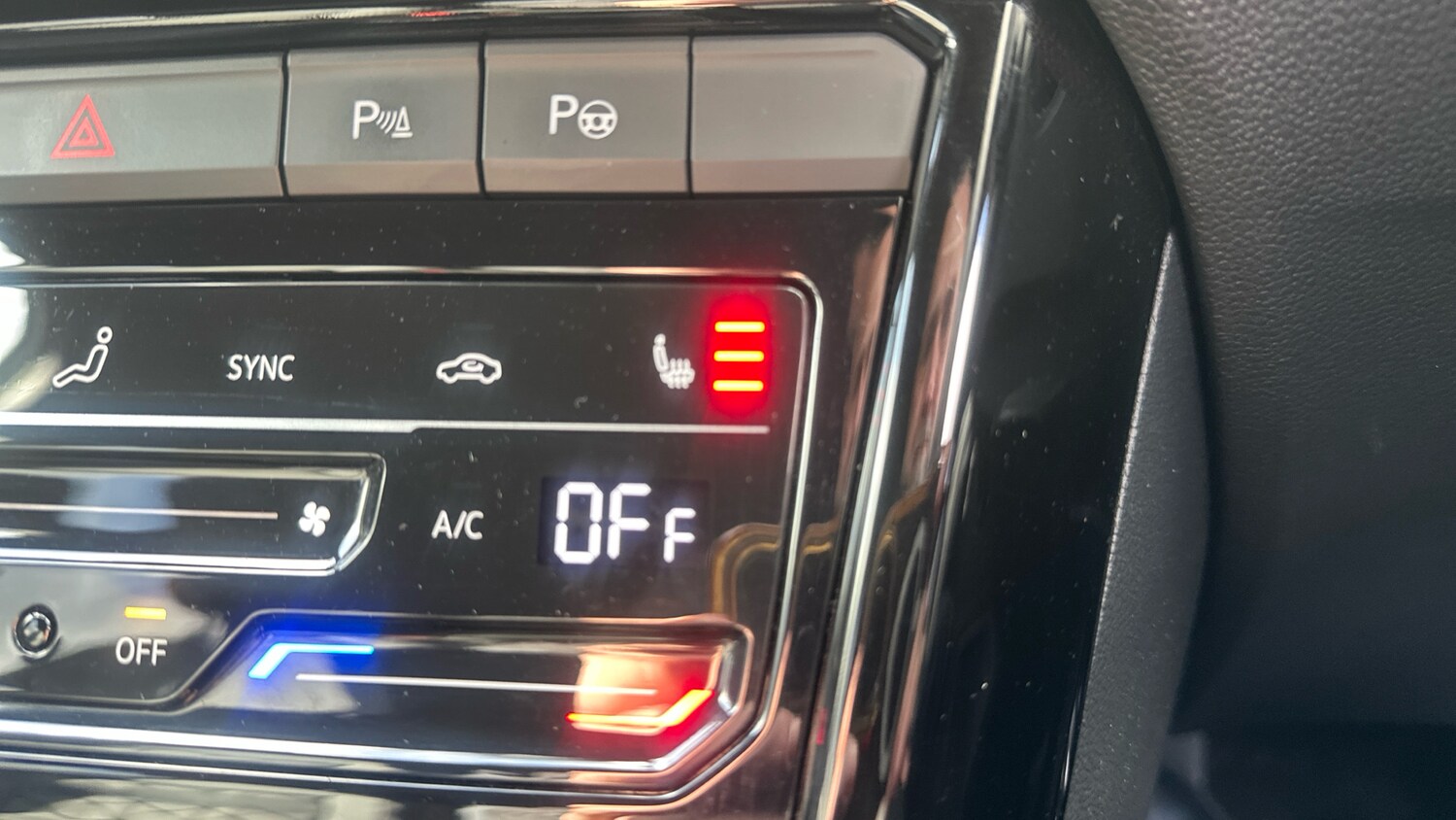 Used Volkswagen T-Roc 2024 for sale - 77931534: Photo 35