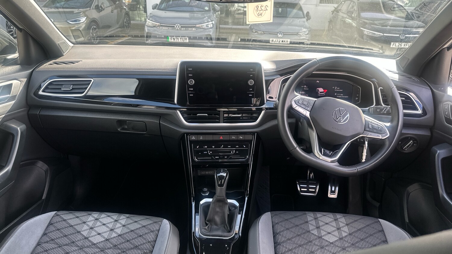 Used Volkswagen T-Roc 2024 for sale - 77931534: Photo 9