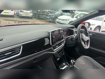 Used Volkswagen T-Roc 2022 for sale - 75874693: Photo